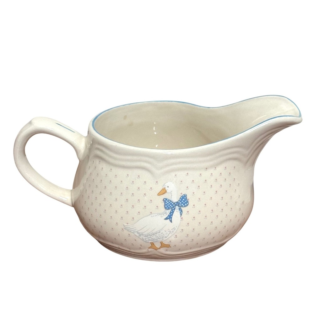 Vintage Tienshan Country Goose Gravy Boat Pitcher Stoneware Cottage White Blue